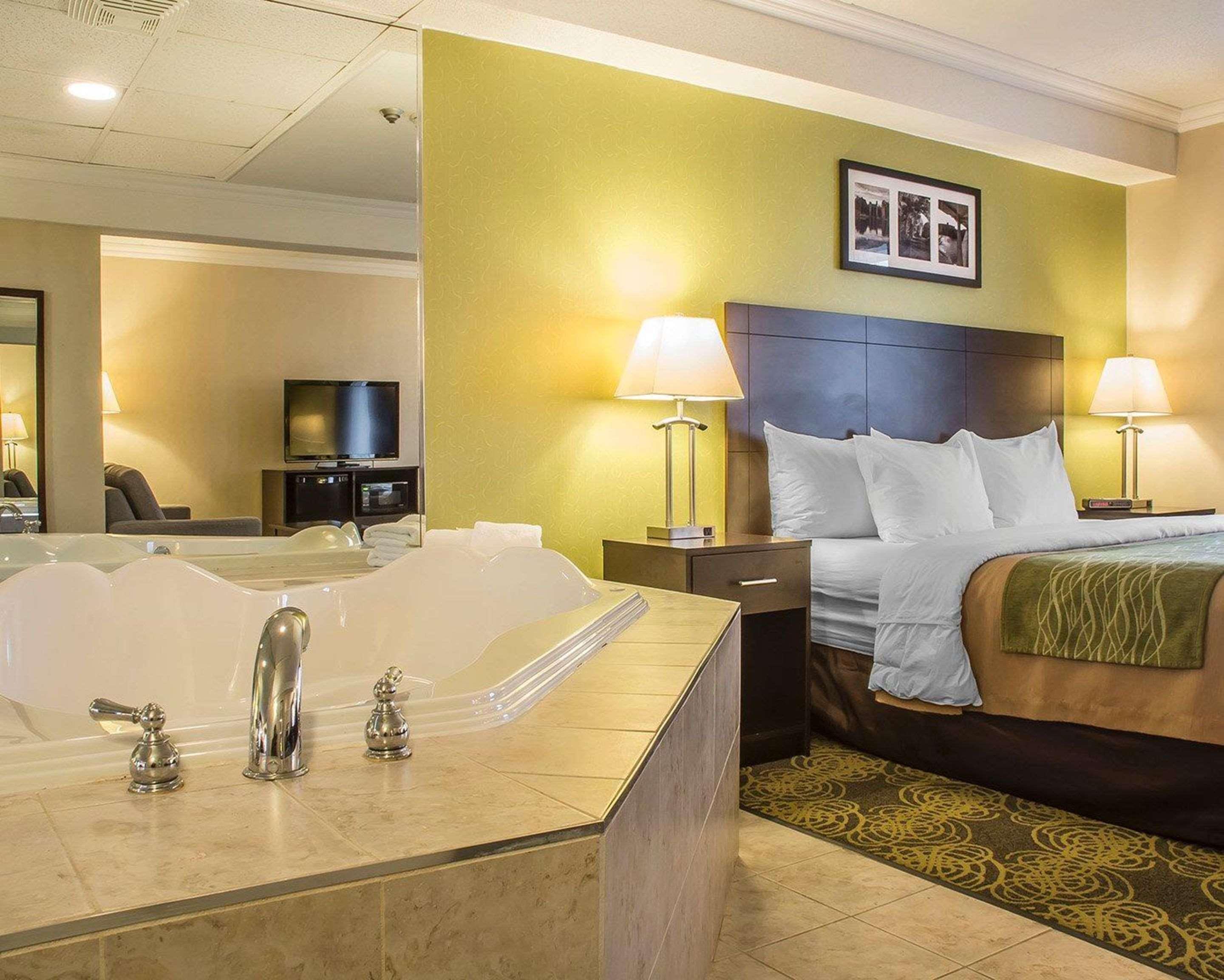 Comfort Hotel & Suites Peterborough Exteriér fotografie