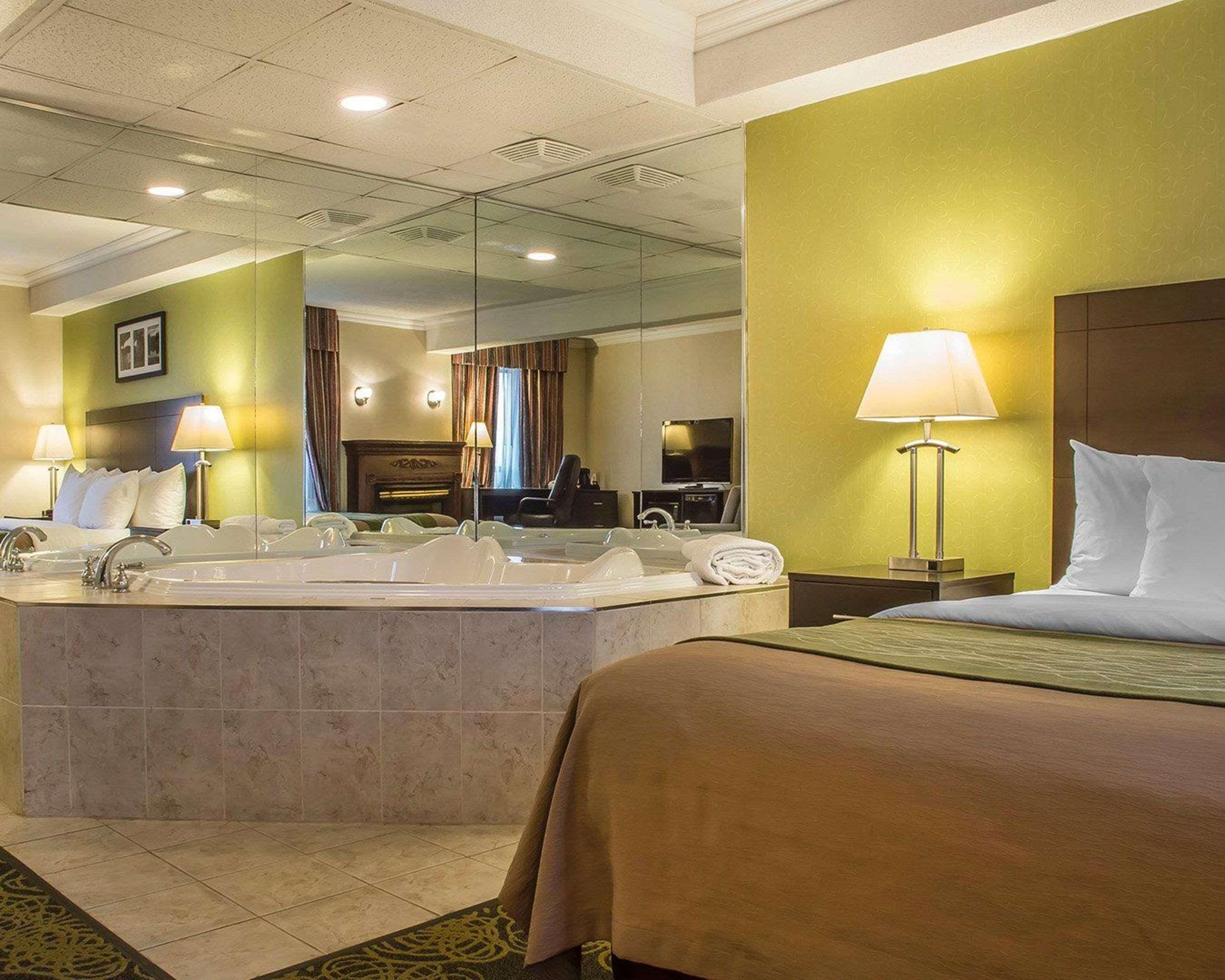 Comfort Hotel & Suites Peterborough Exteriér fotografie