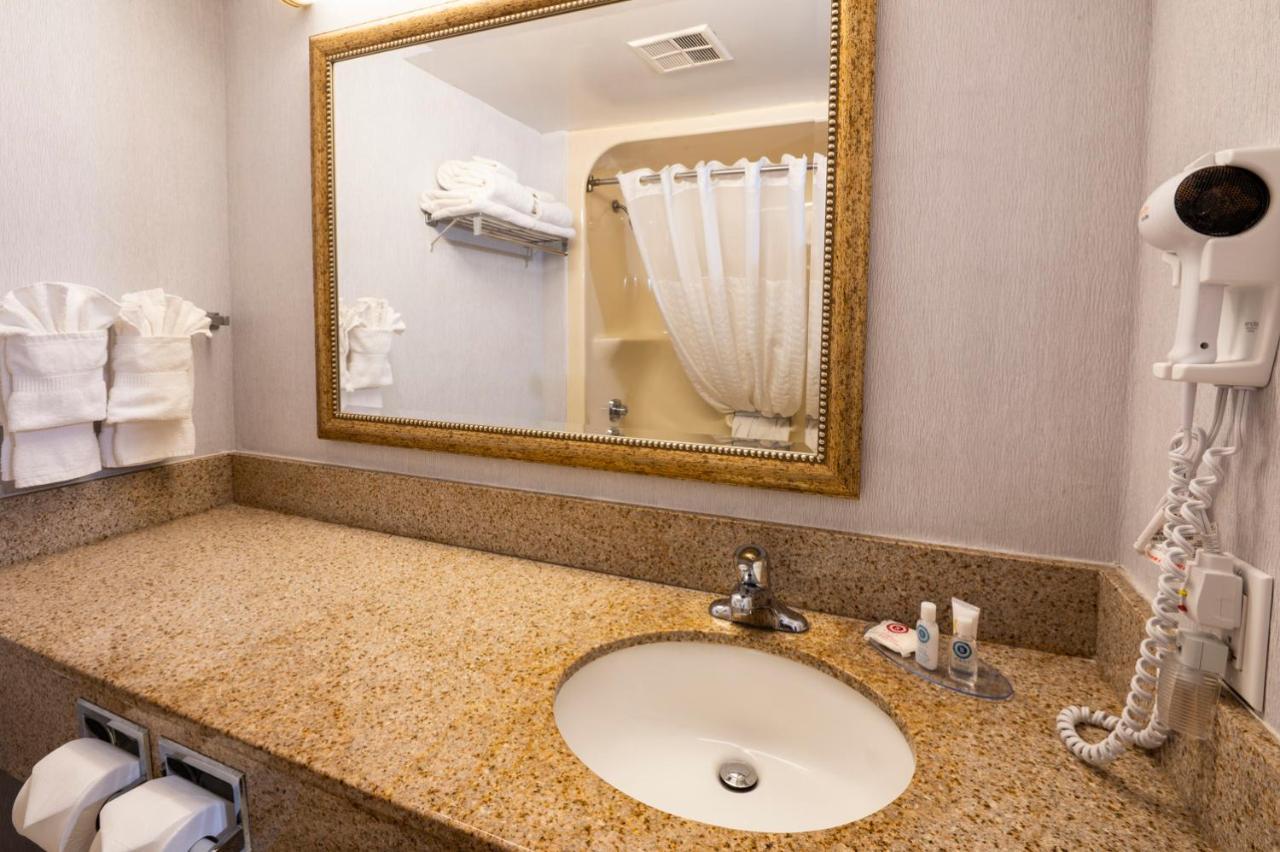 Comfort Hotel & Suites Peterborough Exteriér fotografie