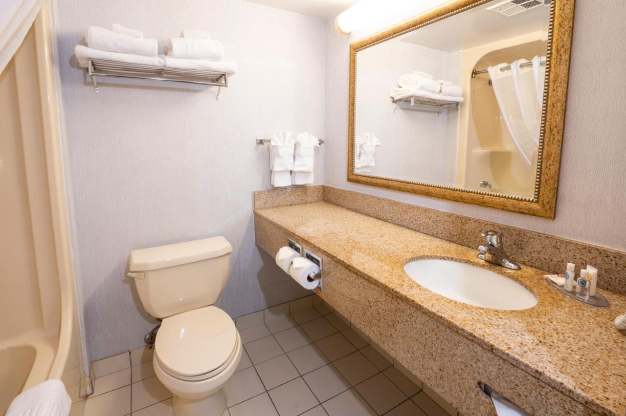 Comfort Hotel & Suites Peterborough Exteriér fotografie