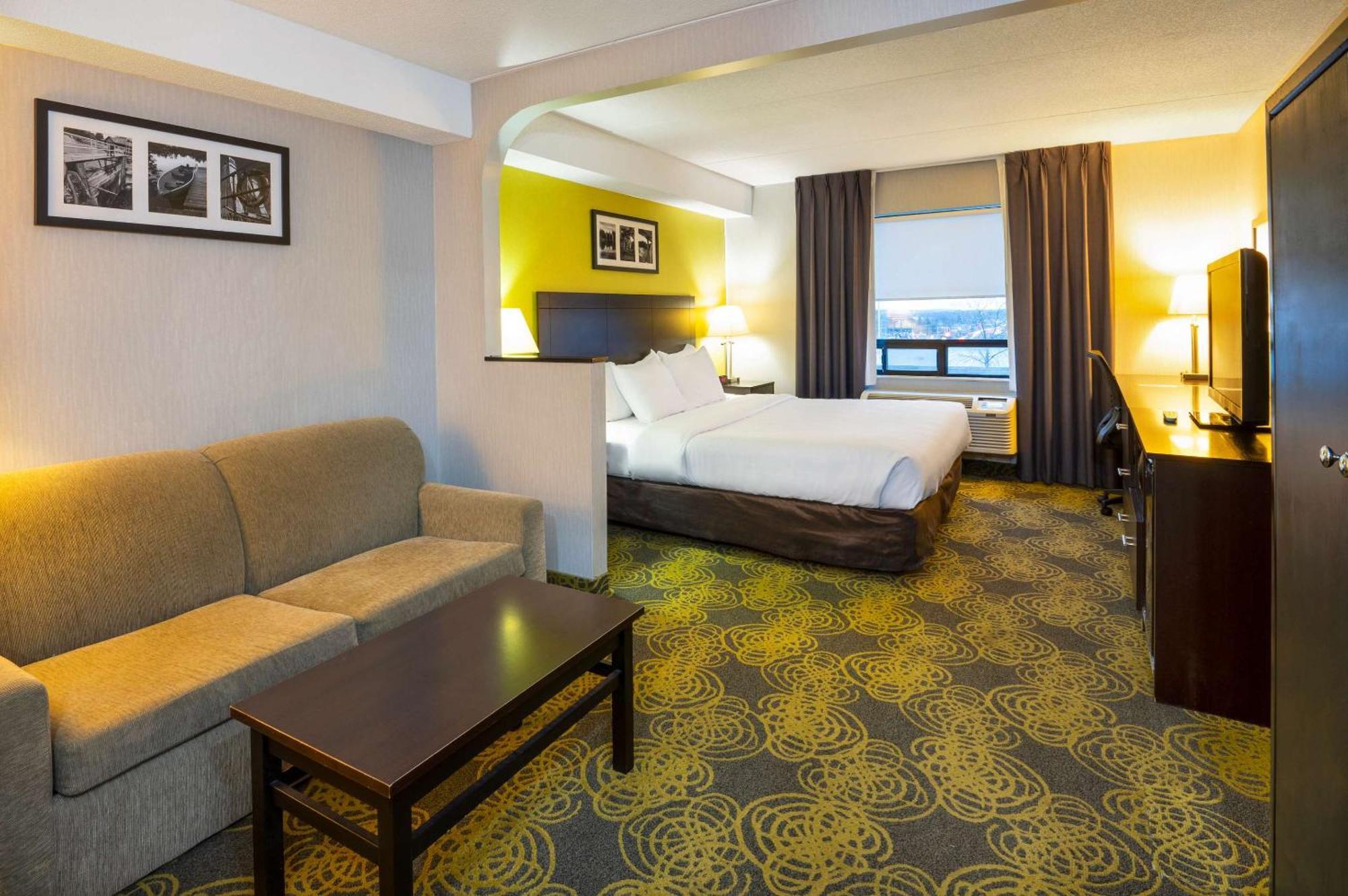 Comfort Hotel & Suites Peterborough Exteriér fotografie