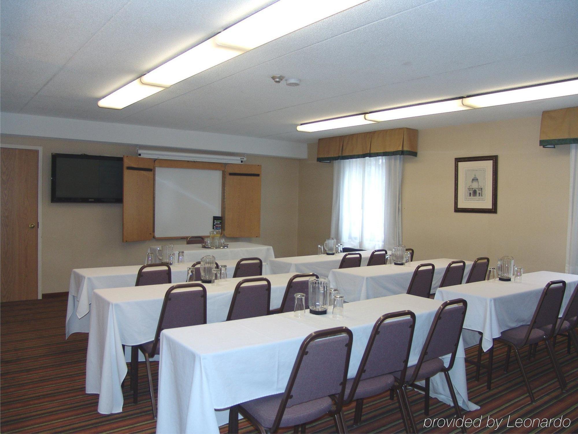 Comfort Hotel & Suites Peterborough Exteriér fotografie