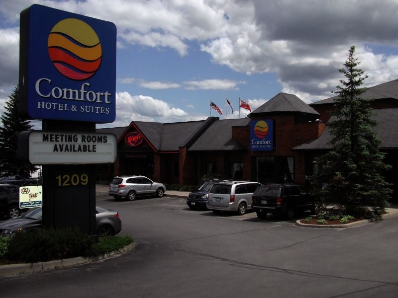 Comfort Hotel & Suites Peterborough Exteriér fotografie